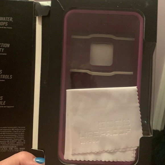 Life proof fee case - Picture 2 of 4